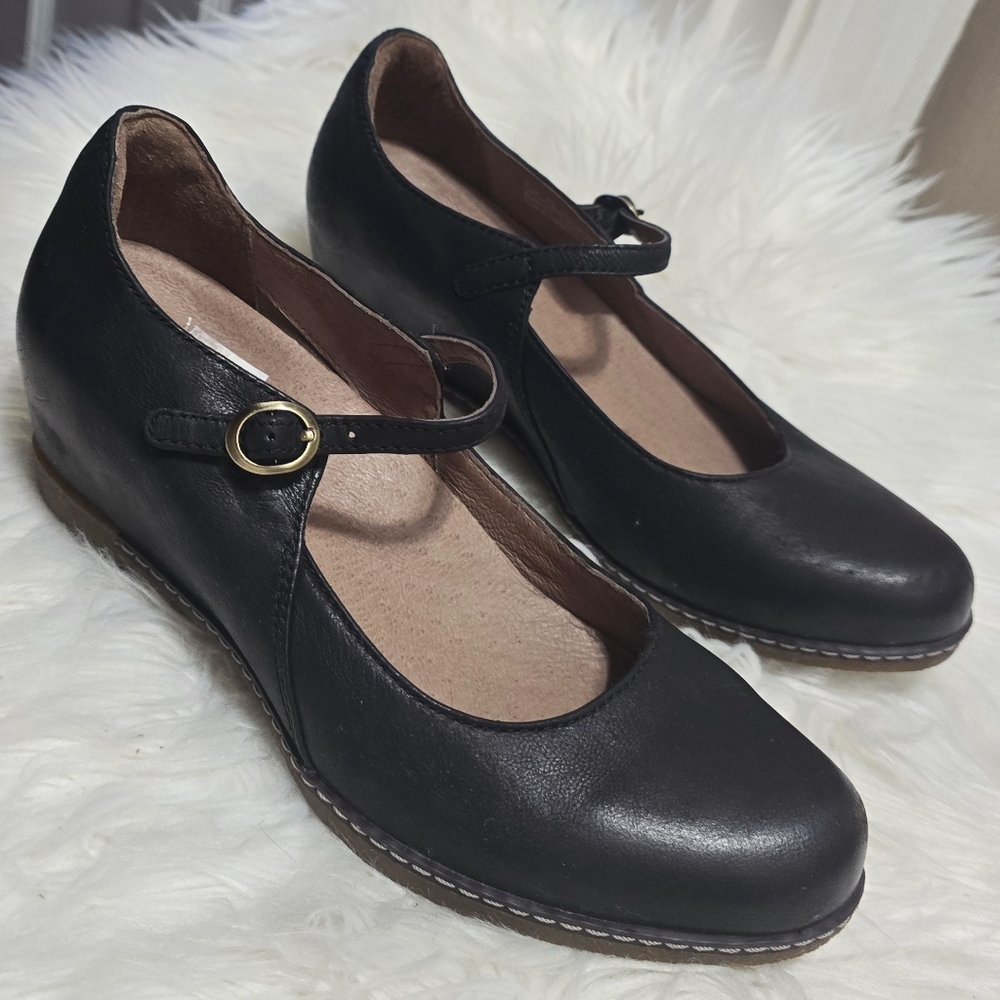 Dansko Mary Jane Womens Black Leather Wedge Shoe Size 36 - Picture 2 of 10